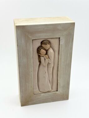 In‎ Love’s Embrace Memory JEWELERY BOX by Willow Tree Susan Lordi Demdaco - 2005